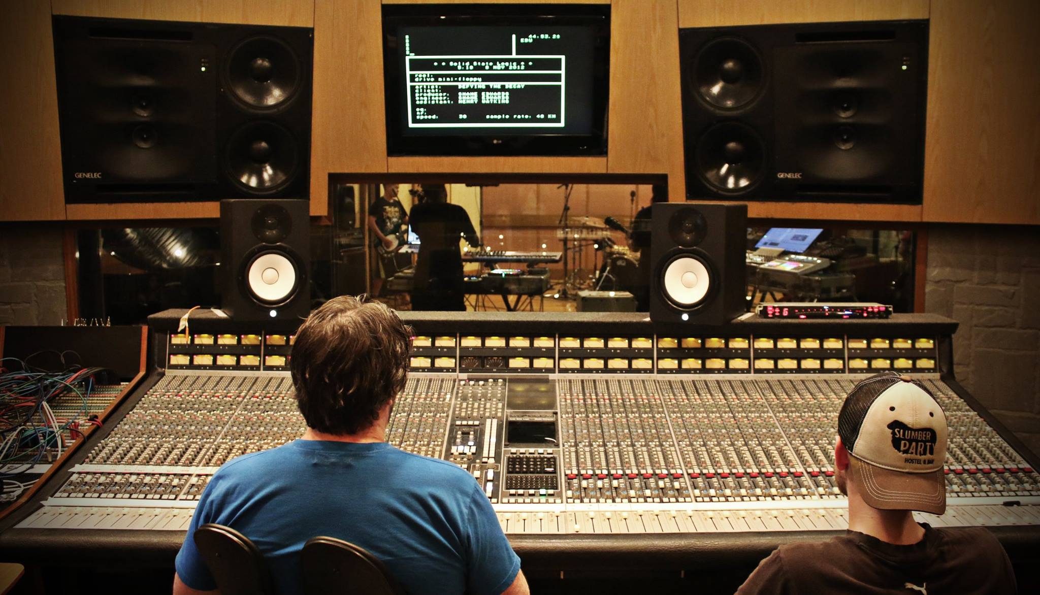 Traits Of A Good Music Recording Studio Green Live